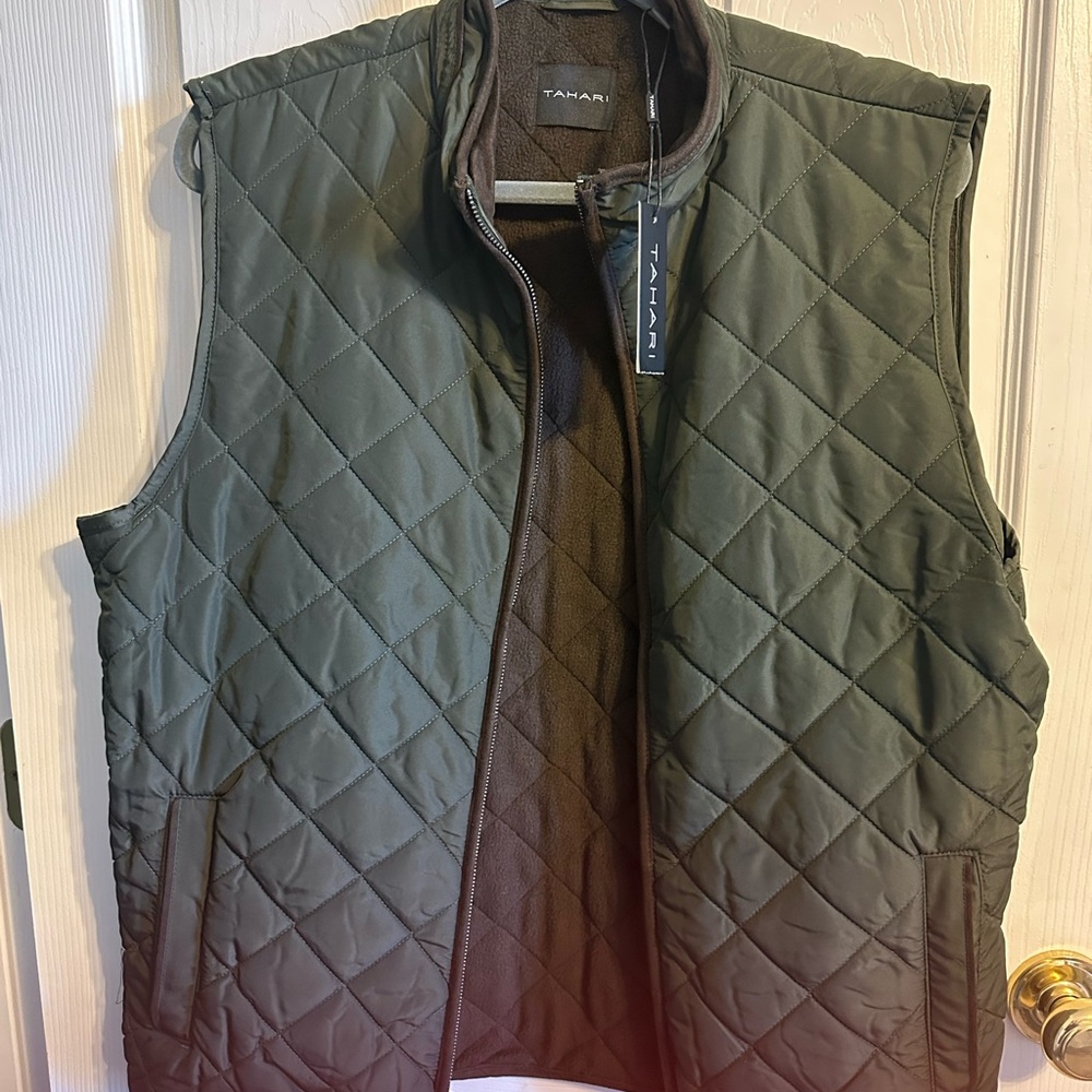 Tahari Men's Olive Quilted Vest